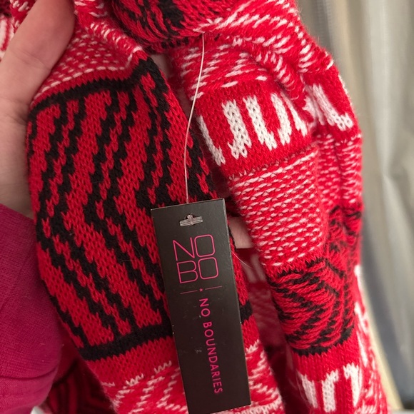 No Boundaries Red & White Jacquard Cardigan with Faux Fur Hood - NWT - Picture 4 of 8